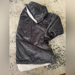 The gray COMFY & ONE SIZE FITS ALL‼️